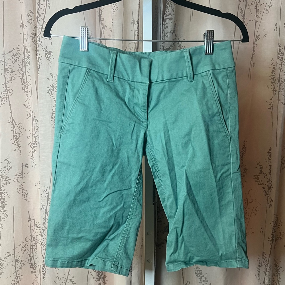 Ann Taylor LOFT Cotton Bermuda Roll Shorts with 10 Inch Inseam 00